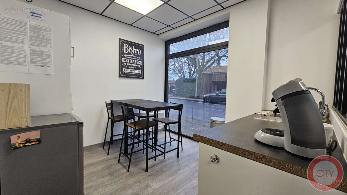 Commerce à LA BREDE