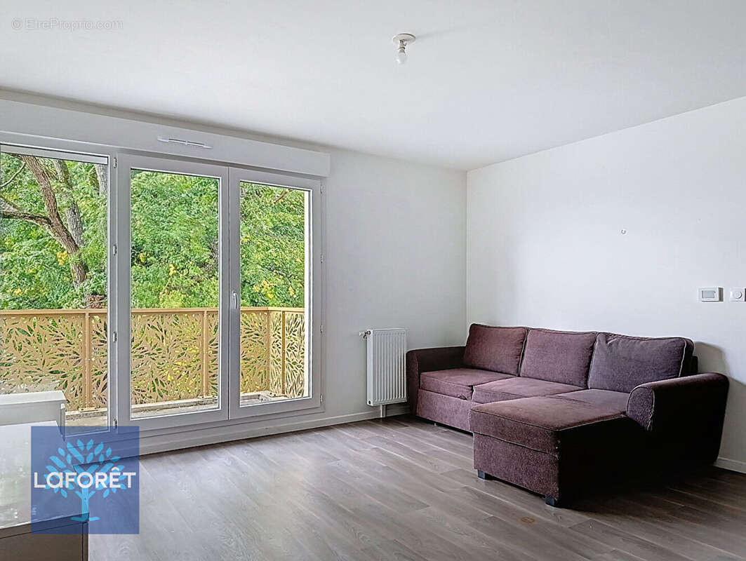 Appartement à FONTENAY-LE-VICOMTE