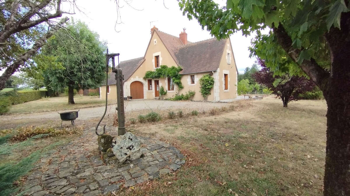Maison à BOUSSAY