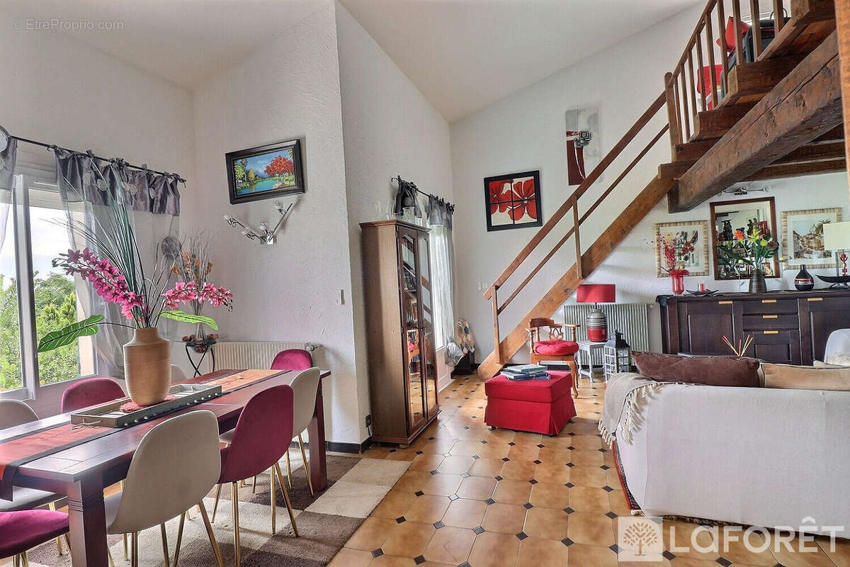 Maison à LA VALETTE-DU-VAR