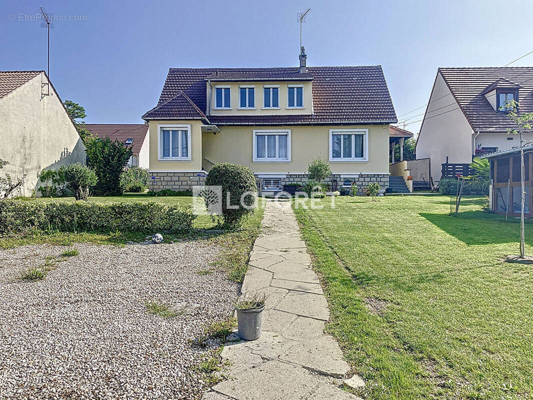 Maison à CHAUMONTEL