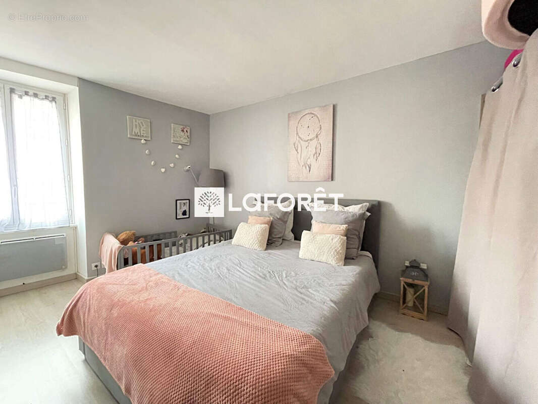 Appartement à SANTENY