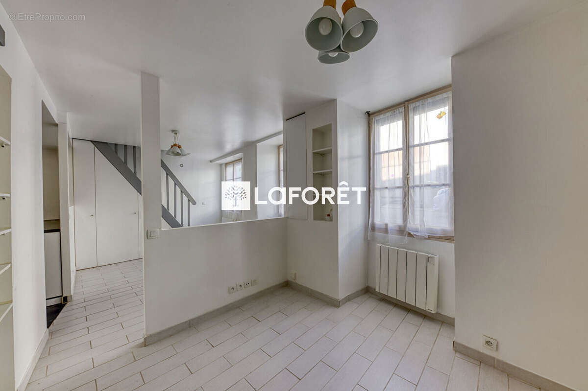 Appartement à SANTENY