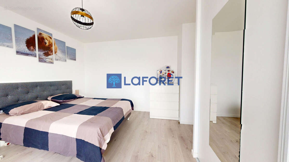 Appartement à PARAY-VIEILLE-POSTE