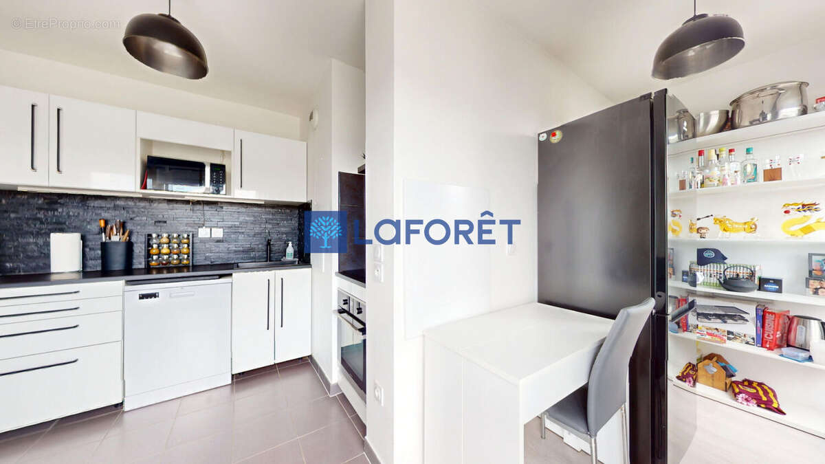 Appartement à PARAY-VIEILLE-POSTE