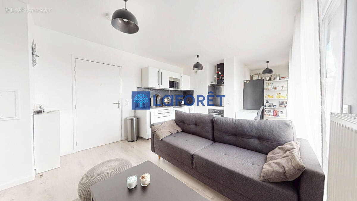 Appartement à PARAY-VIEILLE-POSTE