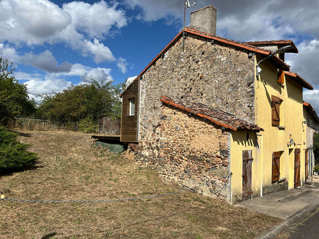 Maison à LE VIGEANT