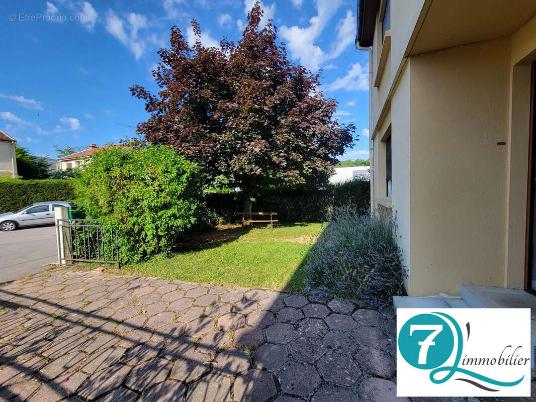 côté rue - Maison à CHATILLON-LE-DUC