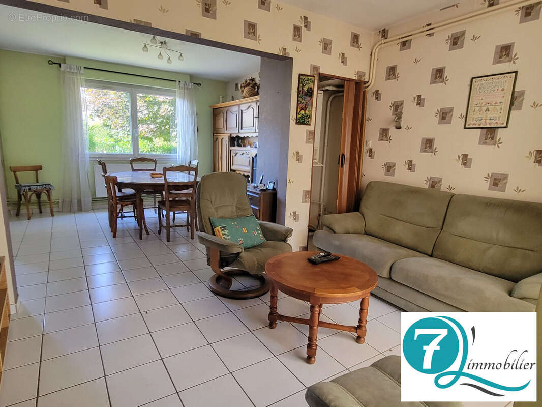 salon/séjour - Maison à CHATILLON-LE-DUC