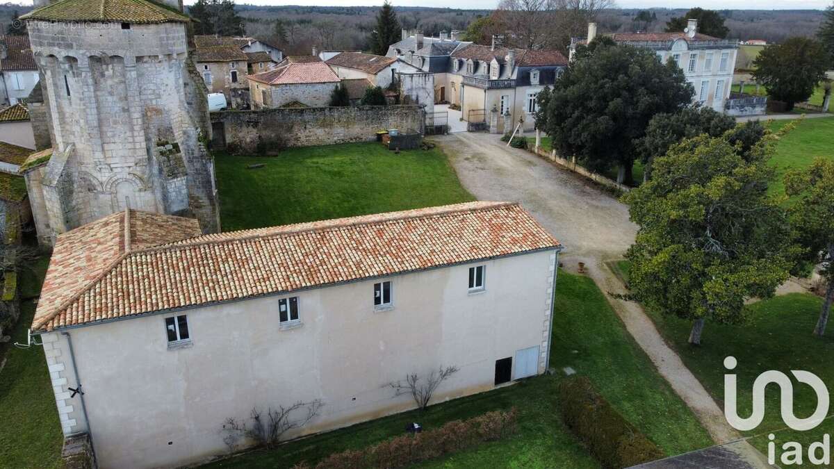 Photo 2 - Maison à CHARRAS