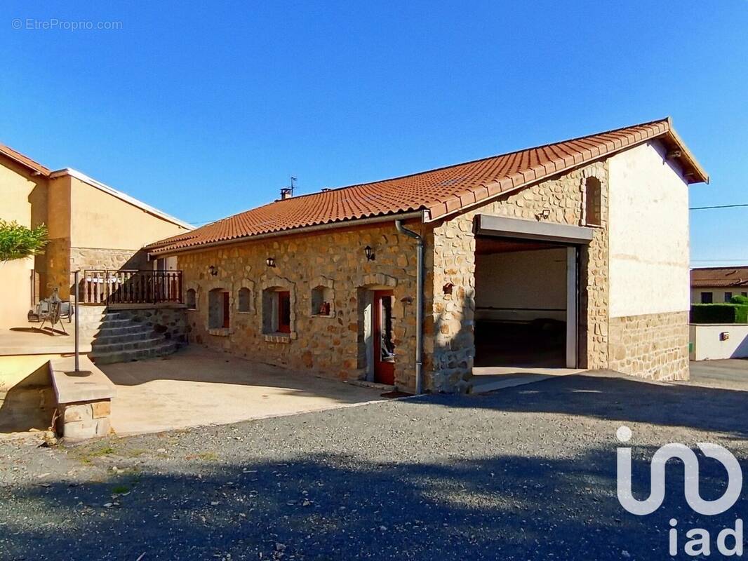 Photo 1 - Maison à SAINT-CLEMENT-LES-PLACES