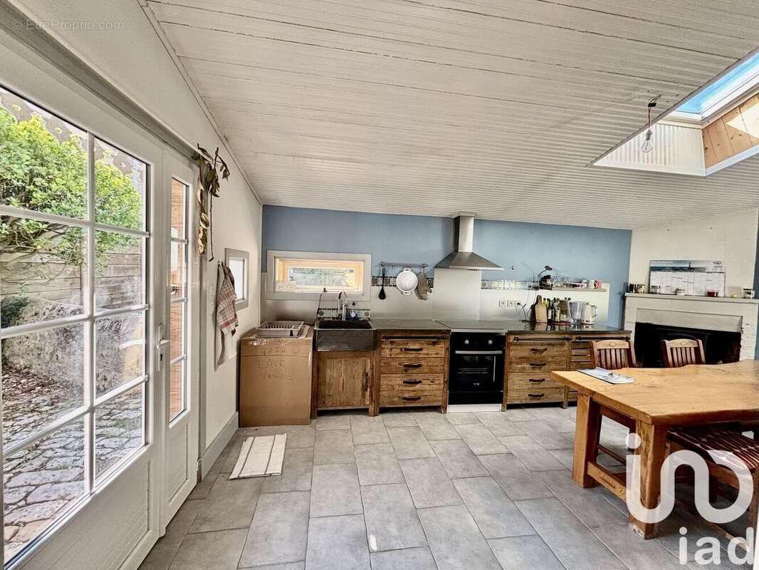 Photo 8 - Maison à CHAILLEVETTE