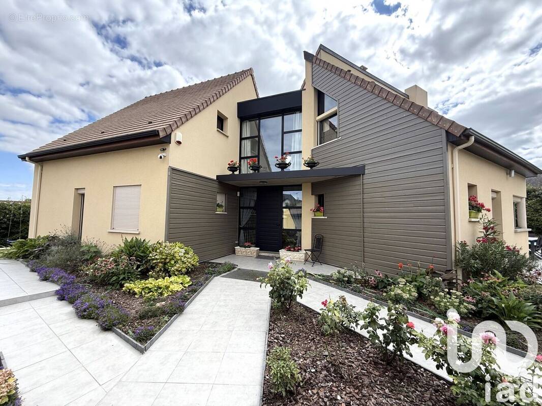 Photo 1 - Maison à CORMONTREUIL