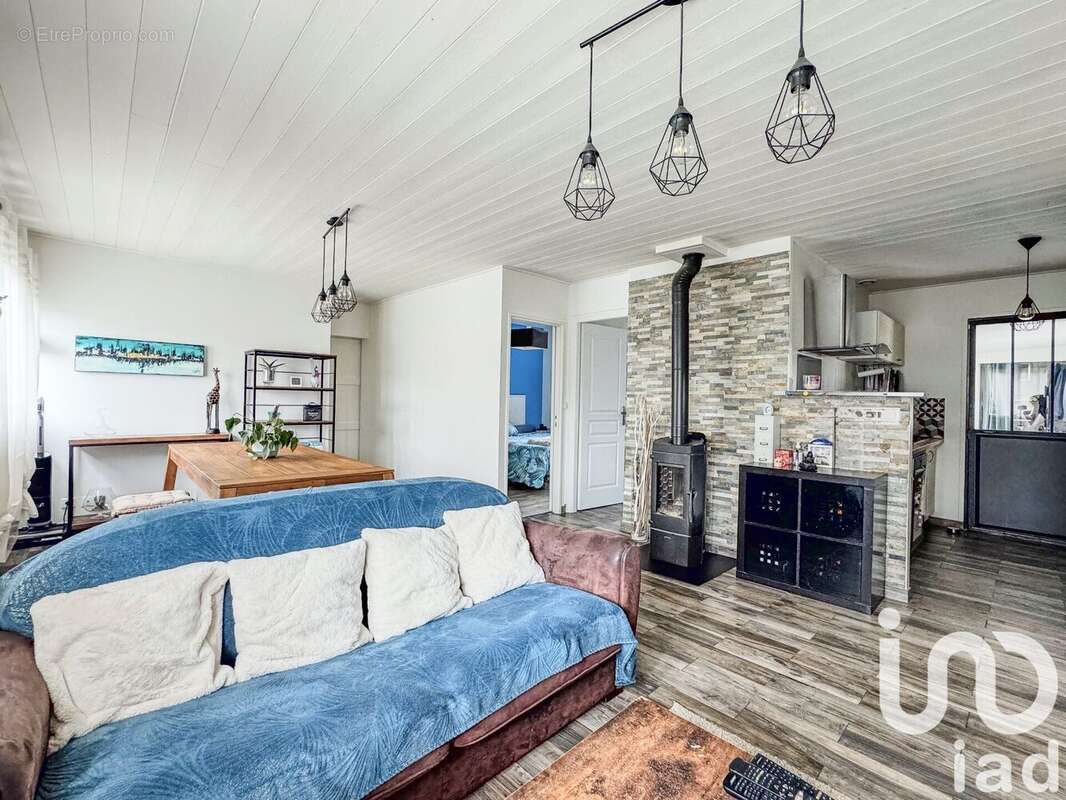 Photo 2 - Maison à VILLENEUVE-LE-COMTE