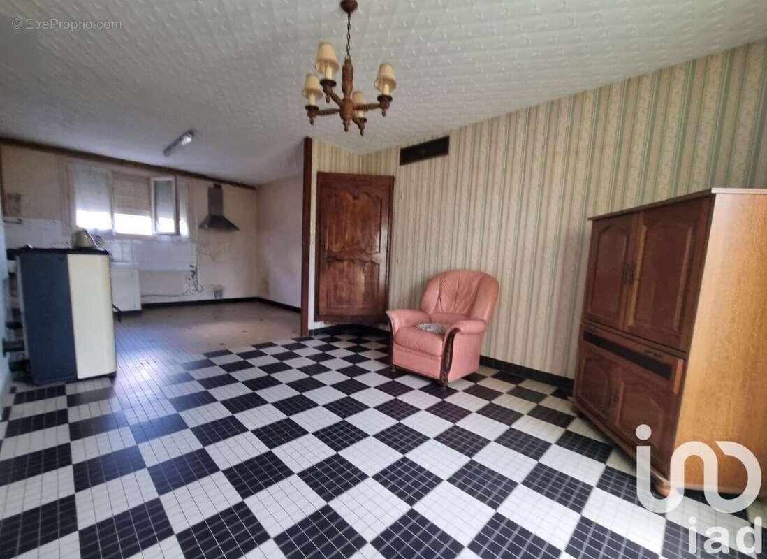 Photo 2 - Maison à LE PUY-NOTRE-DAME