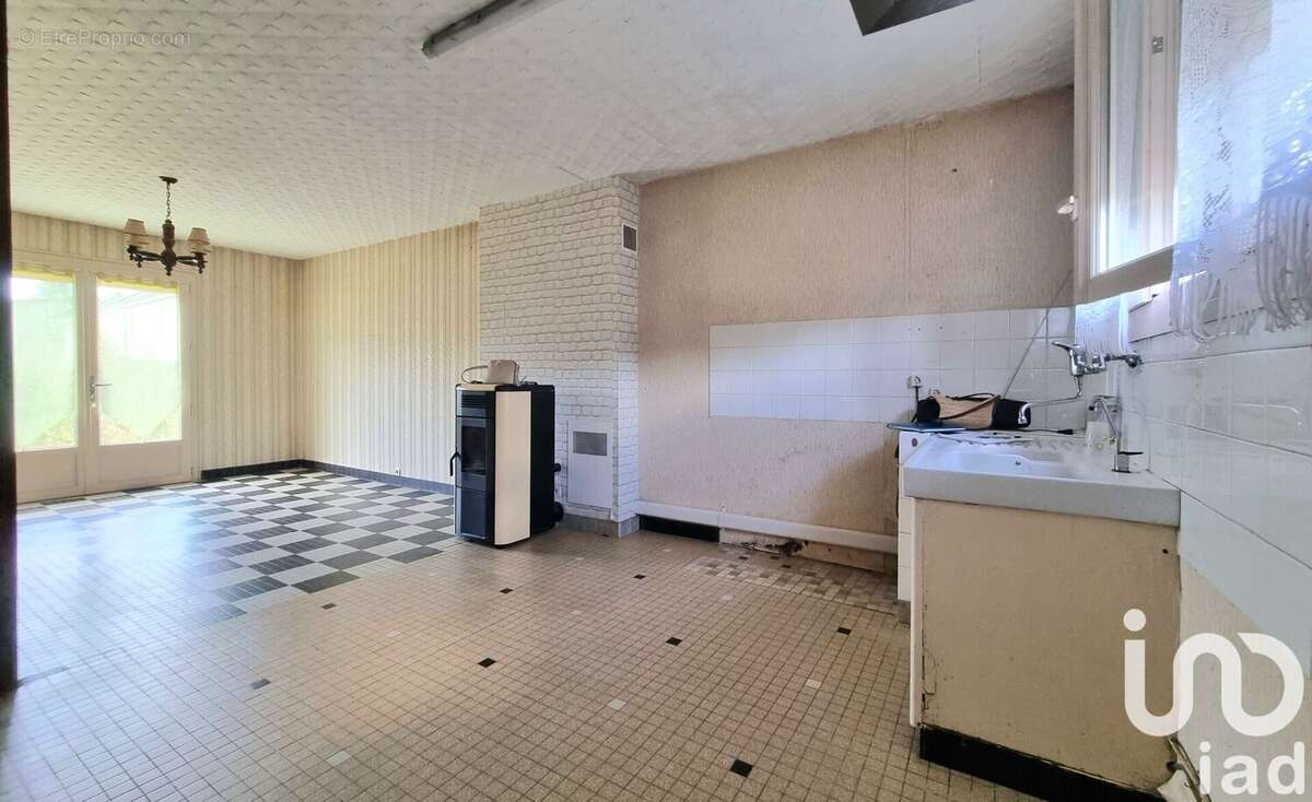 Photo 3 - Maison à LE PUY-NOTRE-DAME