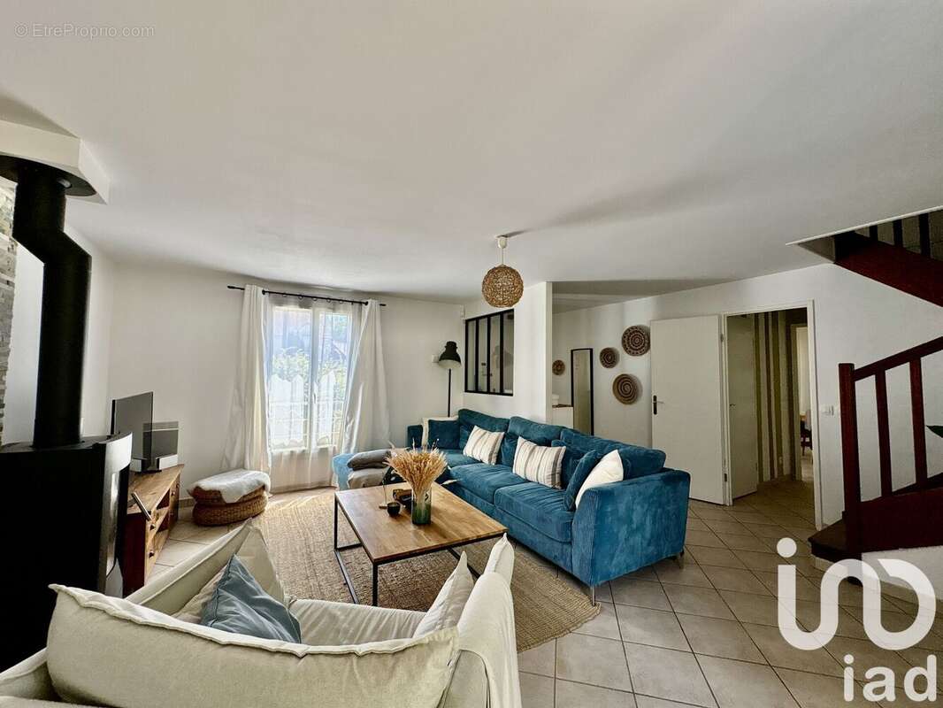 Photo 2 - Maison à LE COUDRAY-MONTCEAUX