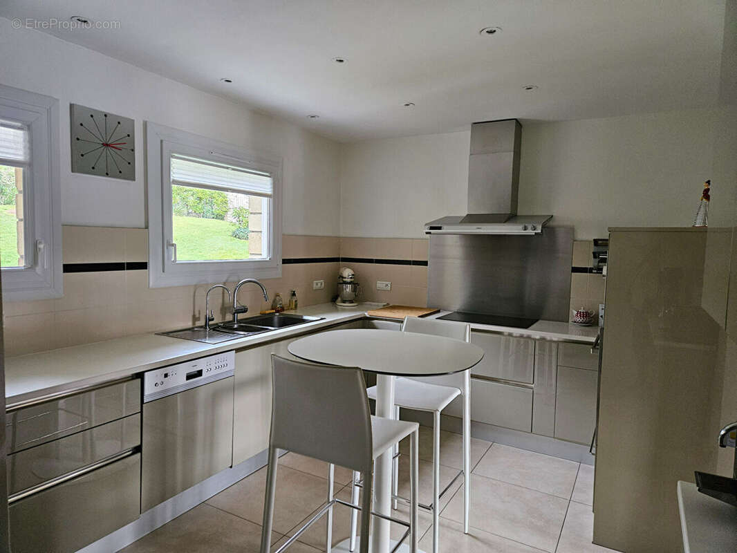 Maison à SAINT-NOM-LA-BRETECHE