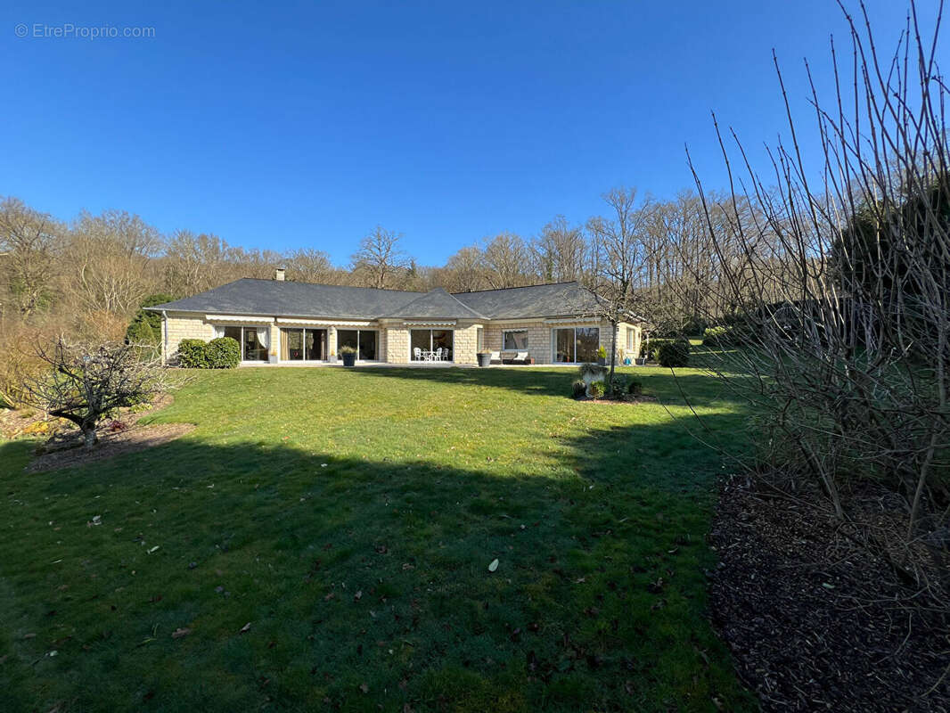 Maison à SAINT-NOM-LA-BRETECHE