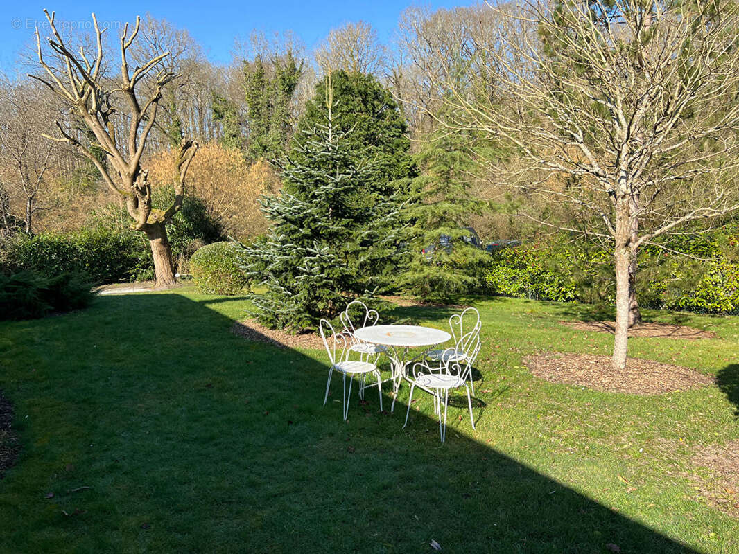 Maison à SAINT-NOM-LA-BRETECHE