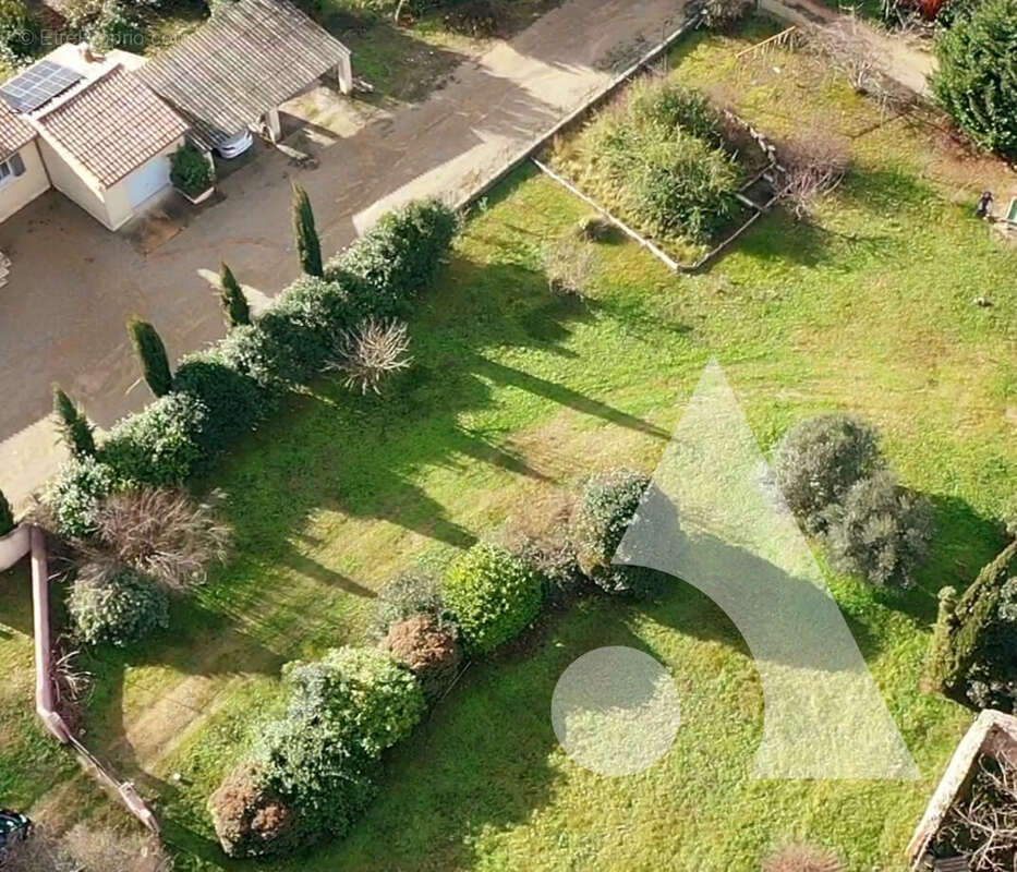 Terrain à VILLECROZE