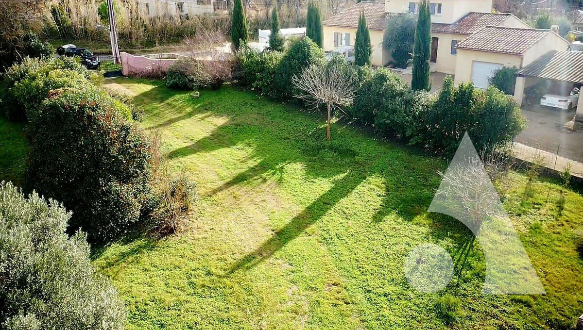 Terrain à VILLECROZE