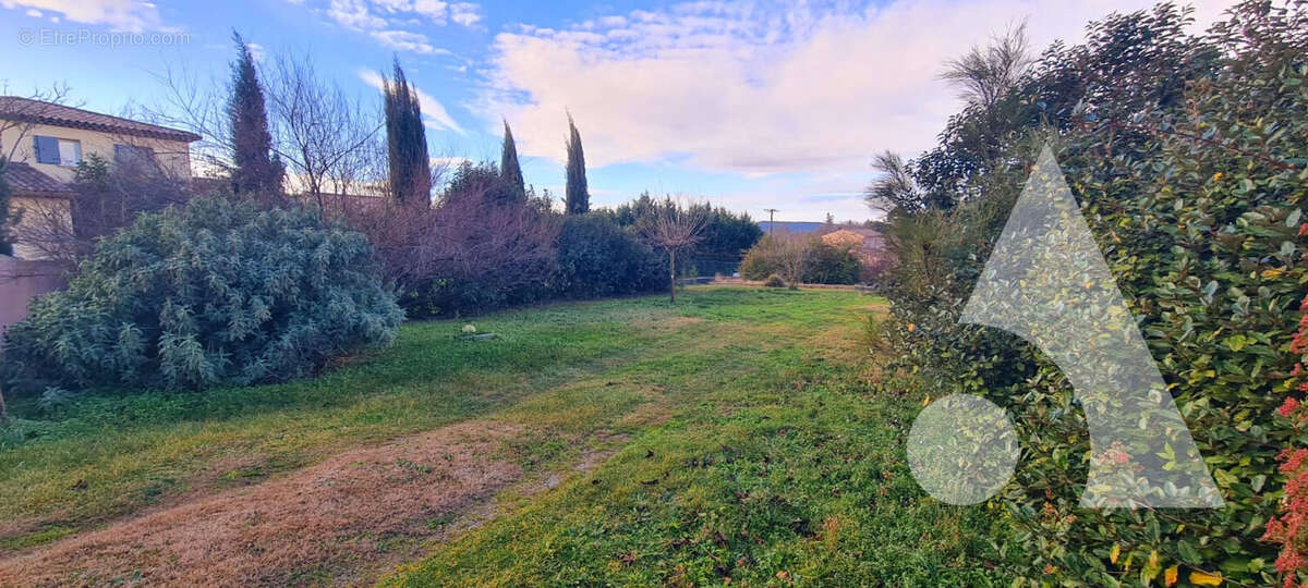 Terrain à VILLECROZE