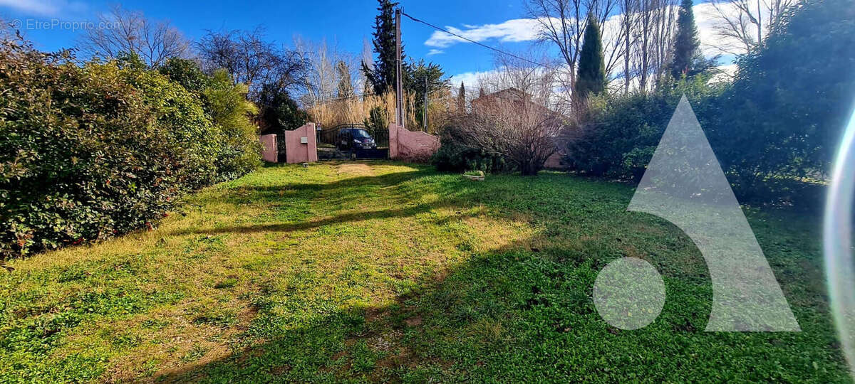 Terrain à VILLECROZE