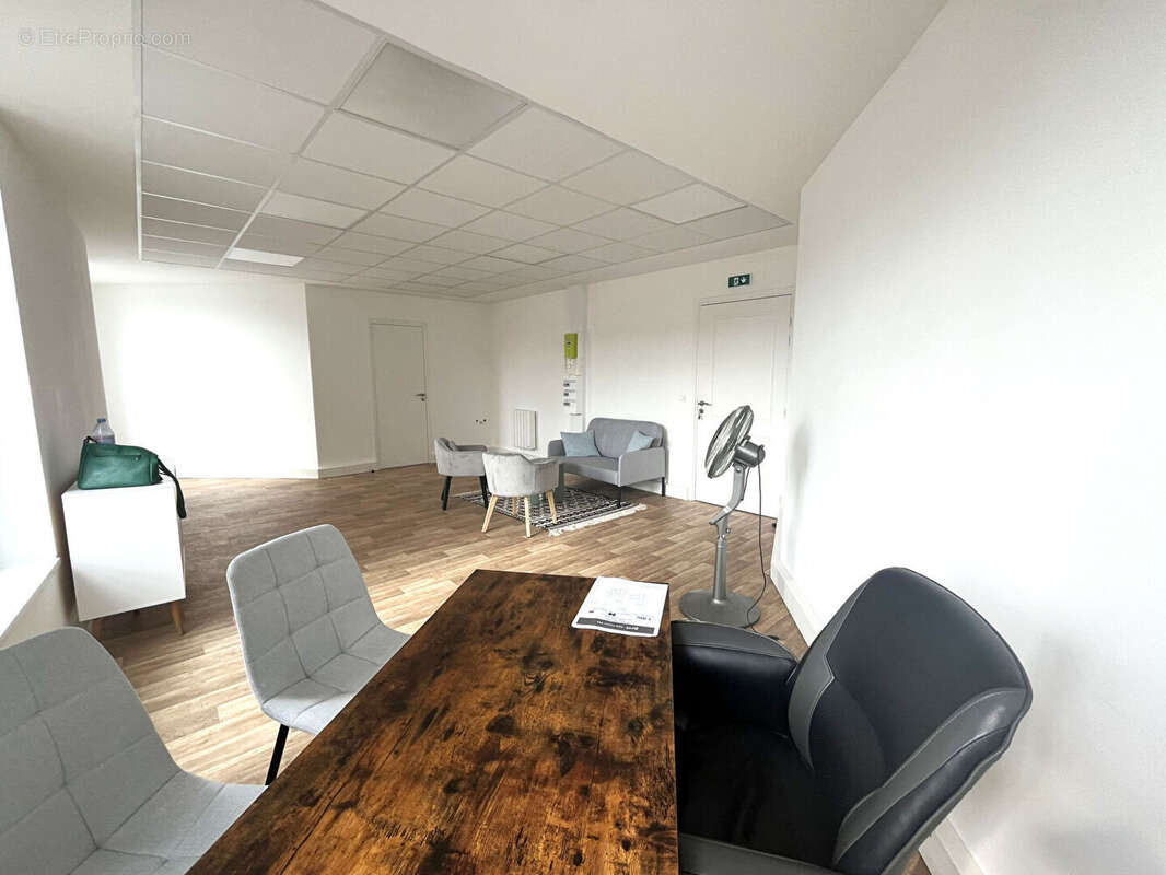 Commerce à LA FERTE-SOUS-JOUARRE