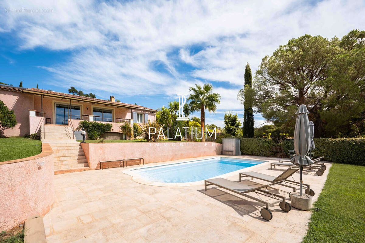 Maison à PLAN-DE-LA-TOUR