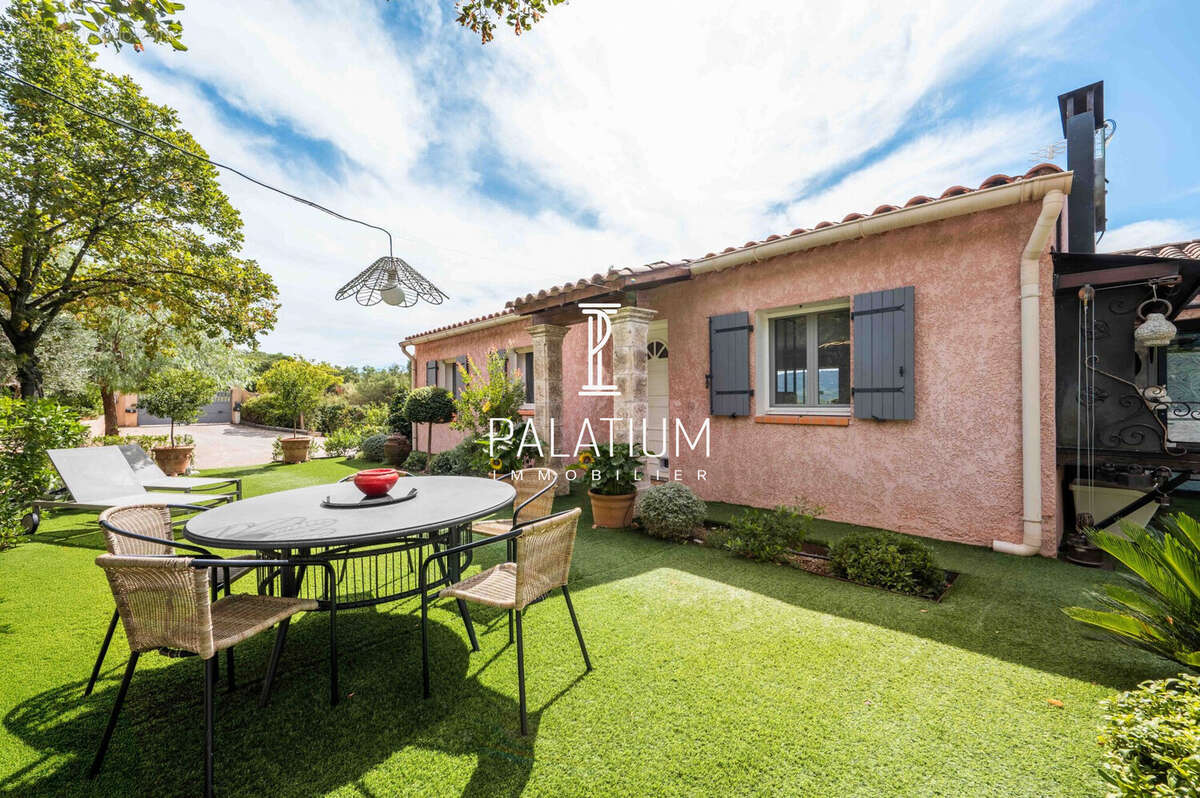 Maison à PLAN-DE-LA-TOUR