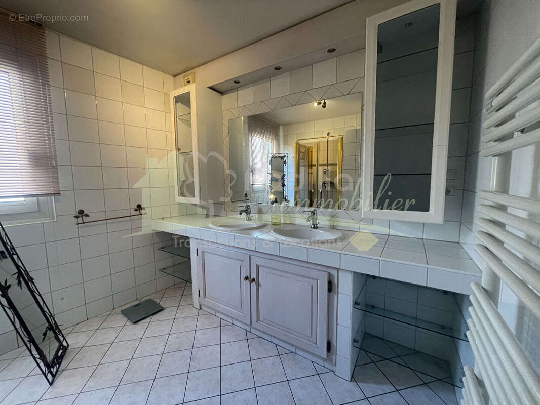 Appartement à CLUSES