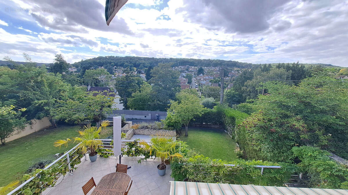 Maison à SAINT-REMY-LES-CHEVREUSE