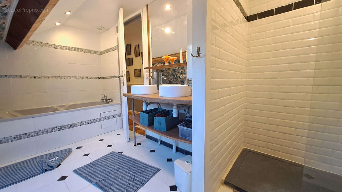 Maison à SAINT-REMY-LES-CHEVREUSE