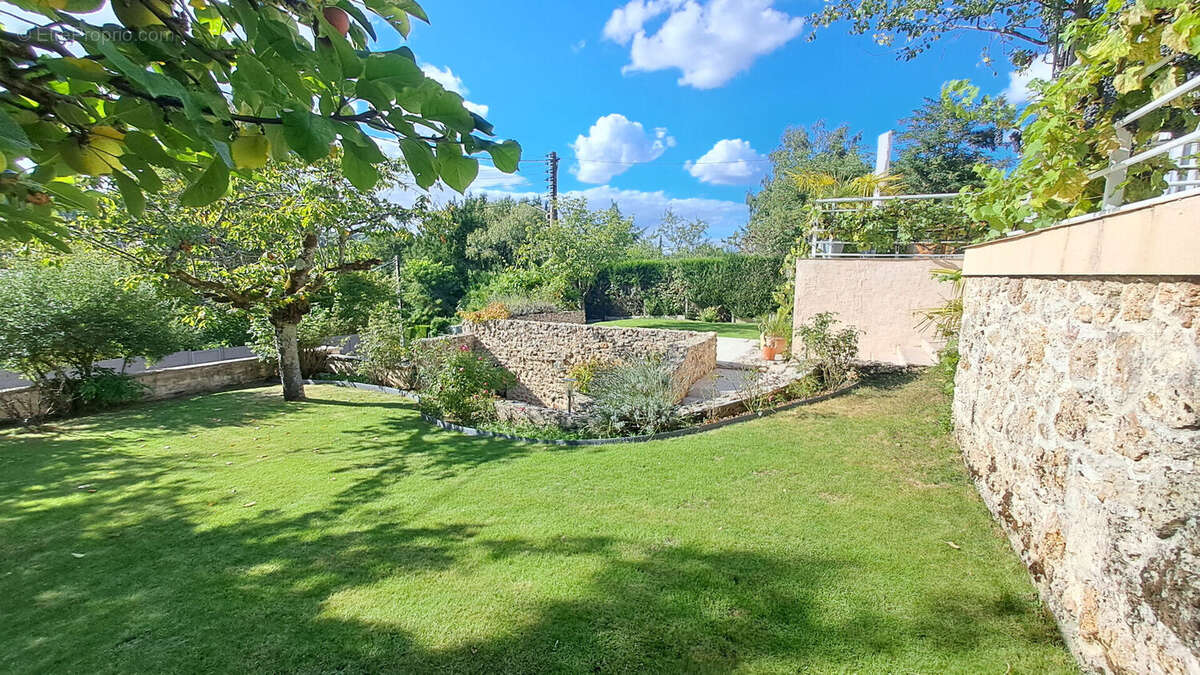 Maison à SAINT-REMY-LES-CHEVREUSE