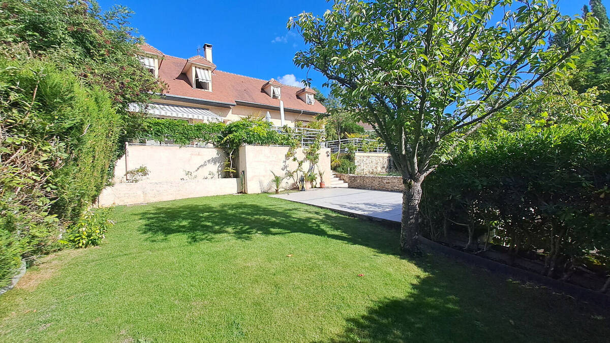 Maison à SAINT-REMY-LES-CHEVREUSE