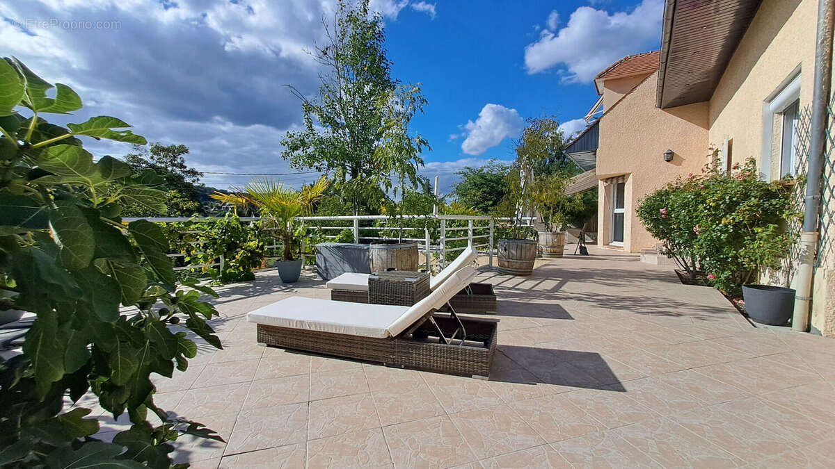 Maison à SAINT-REMY-LES-CHEVREUSE