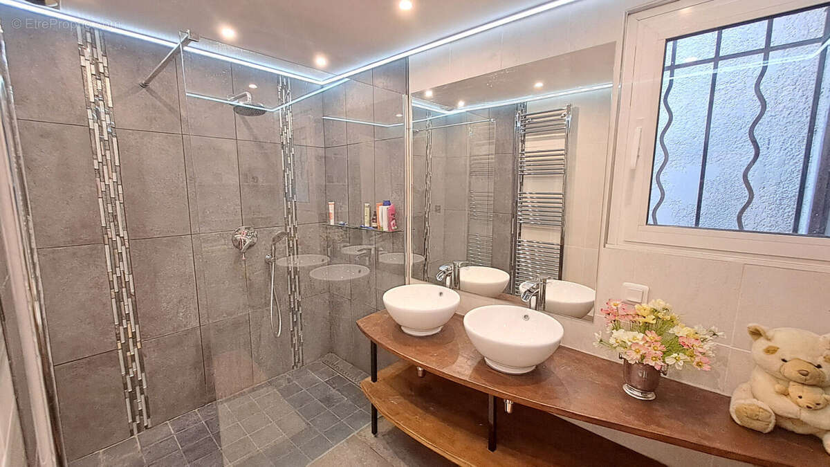 Maison à SAINT-REMY-LES-CHEVREUSE