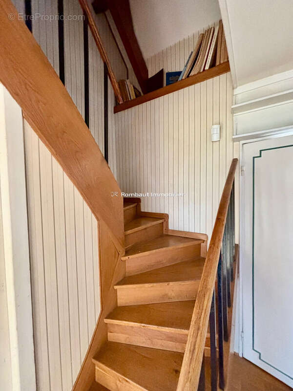 Maison à LA CELLE-SAINT-CLOUD