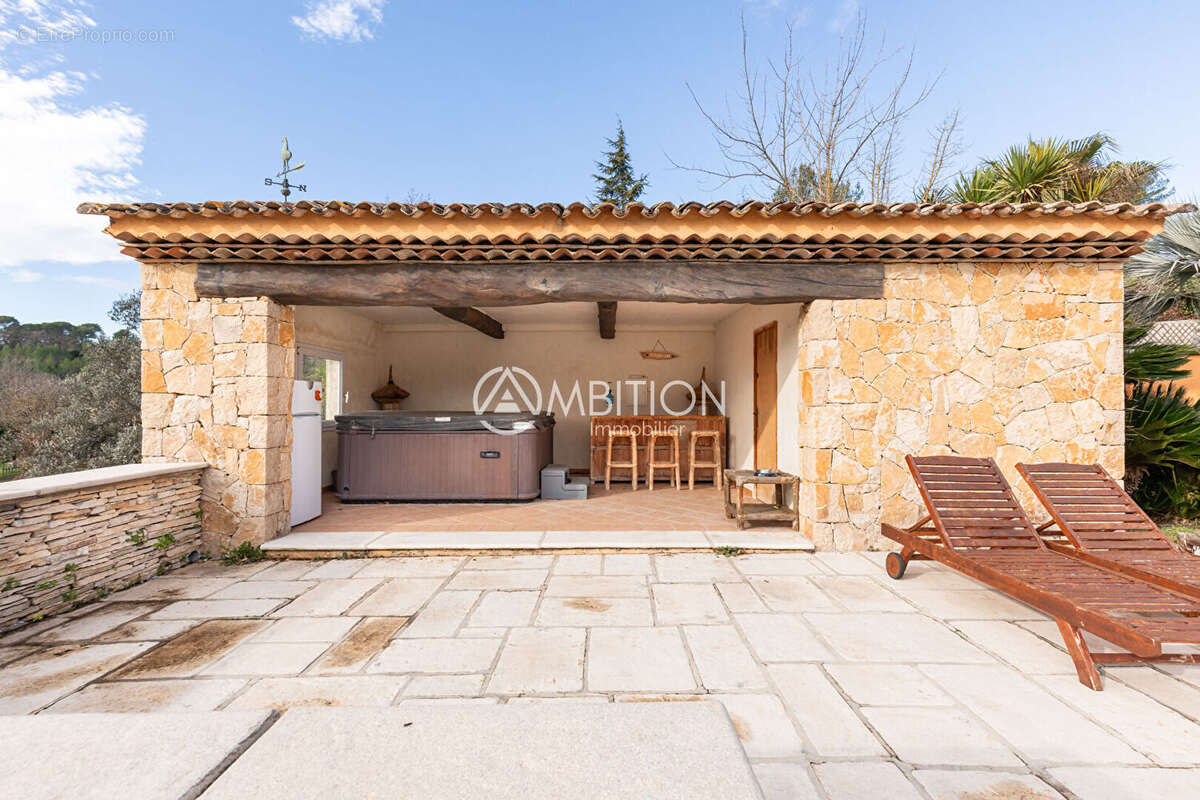 Maison à FIGANIERES