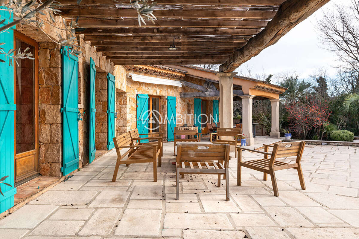 Maison à FIGANIERES