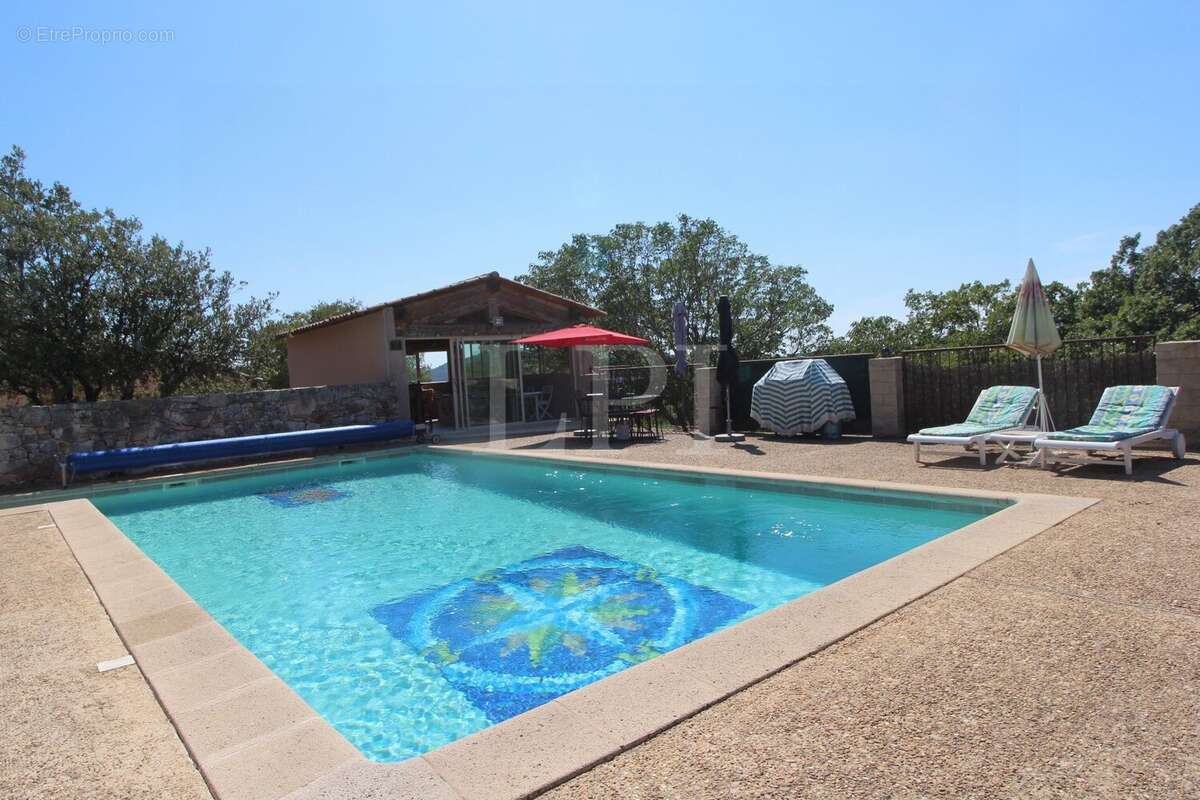 Maison à SAINT-SATURNIN-LES-APT