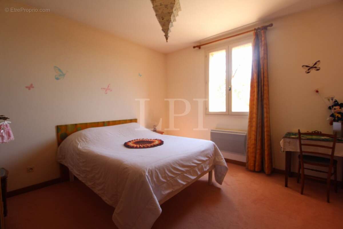 Maison à SAINT-SATURNIN-LES-APT