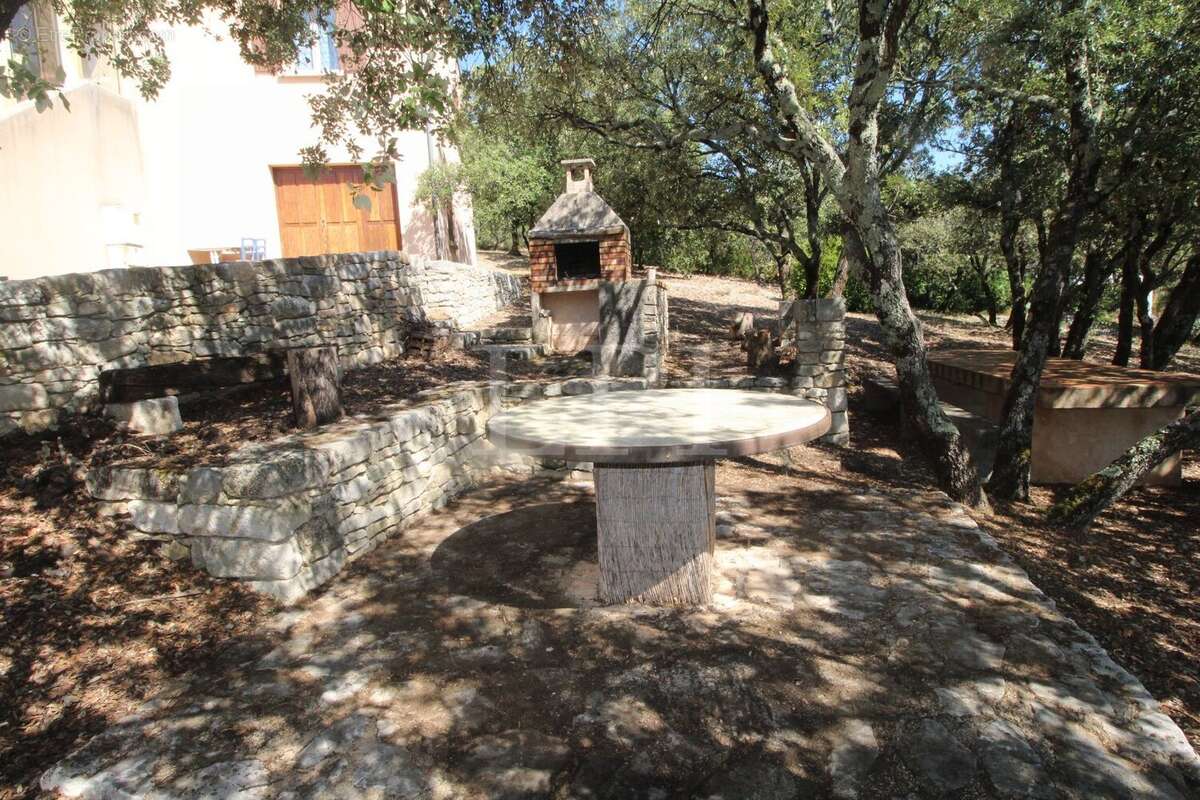 Maison à SAINT-SATURNIN-LES-APT