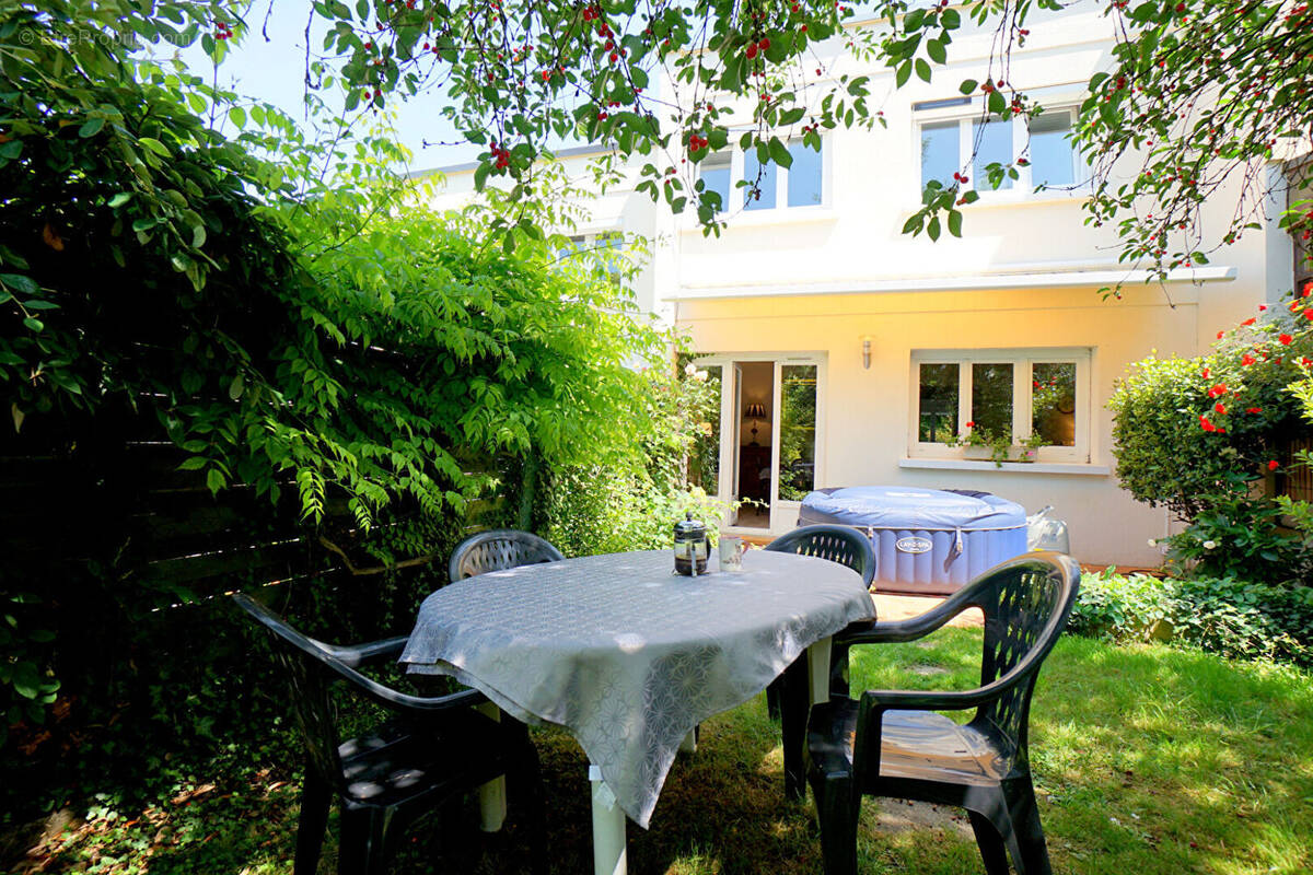 Maison à MEZIERES-SUR-SEINE