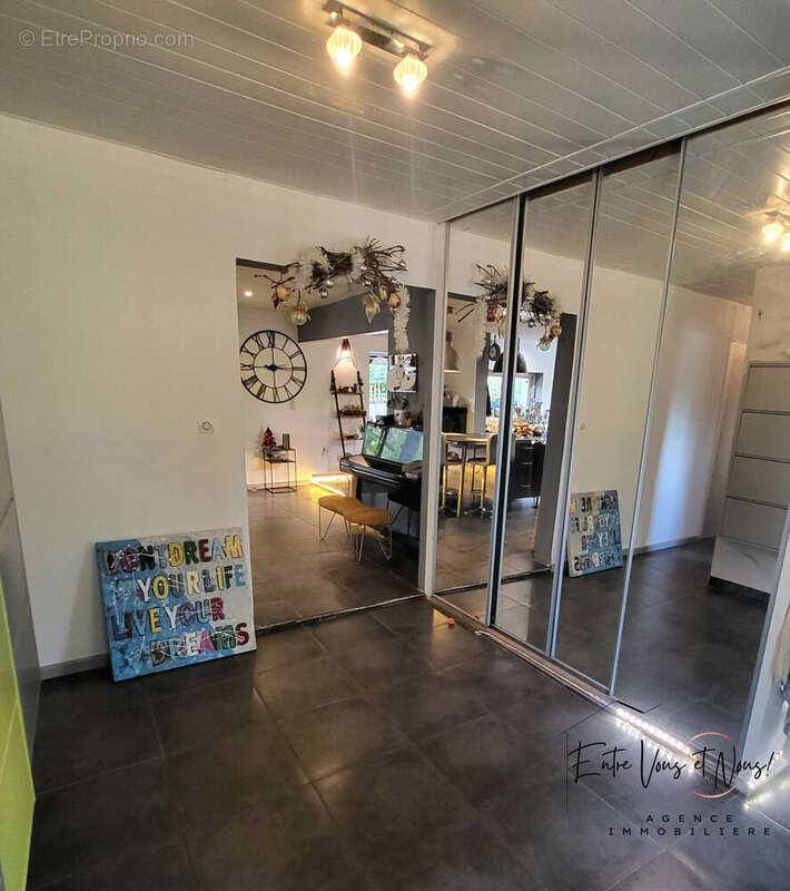 Maison à SAINT-PIERRE-DE-MONS