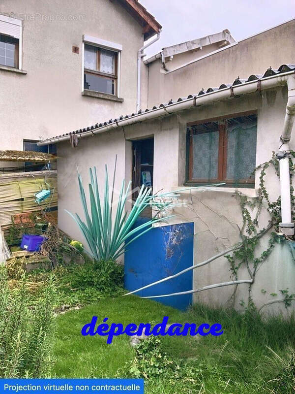 Maison à SAINT-THIBAULT-DES-VIGNES