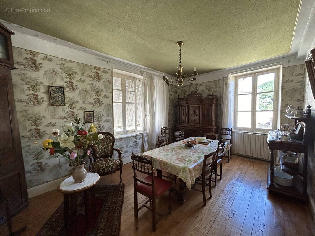 Maison à SAINT-JULIEN-DU-GUA