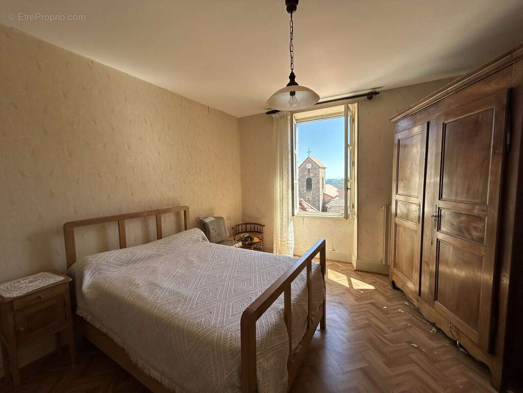 Maison à SAINT-JULIEN-DU-GUA