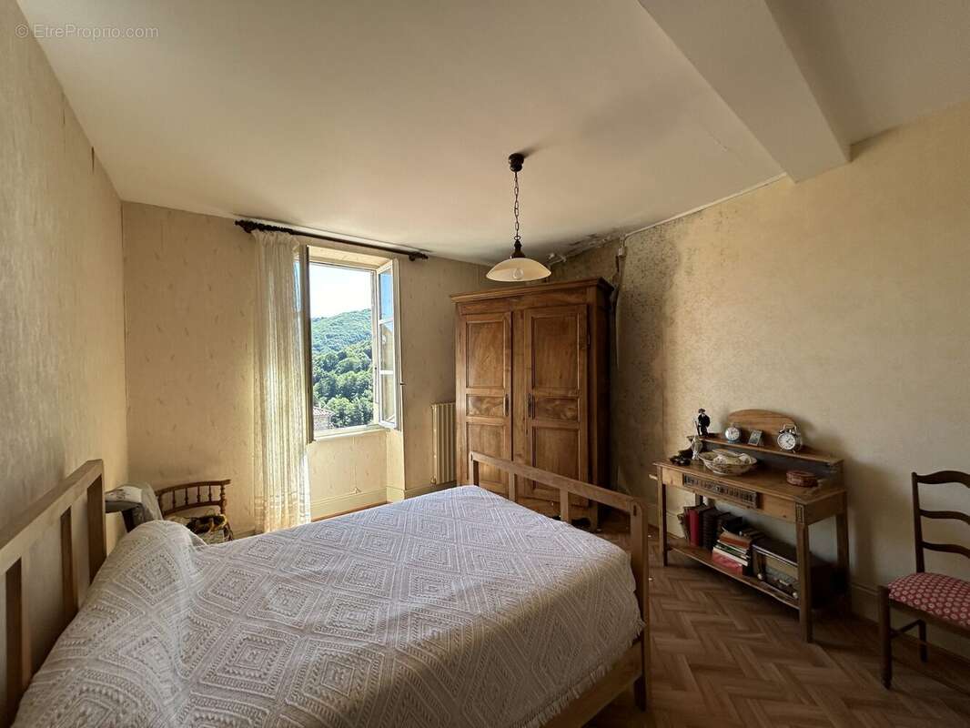 Maison à SAINT-JULIEN-DU-GUA